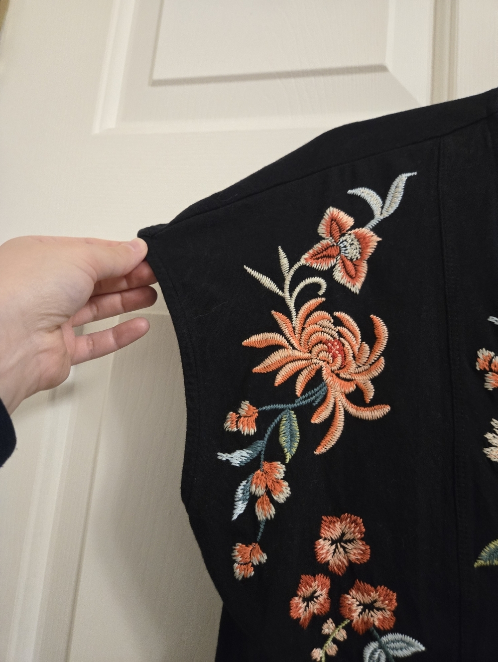 Johnny Was Womens Paneled Knit Embroidered Floral Shirt Size Small - Picture 2 of 5